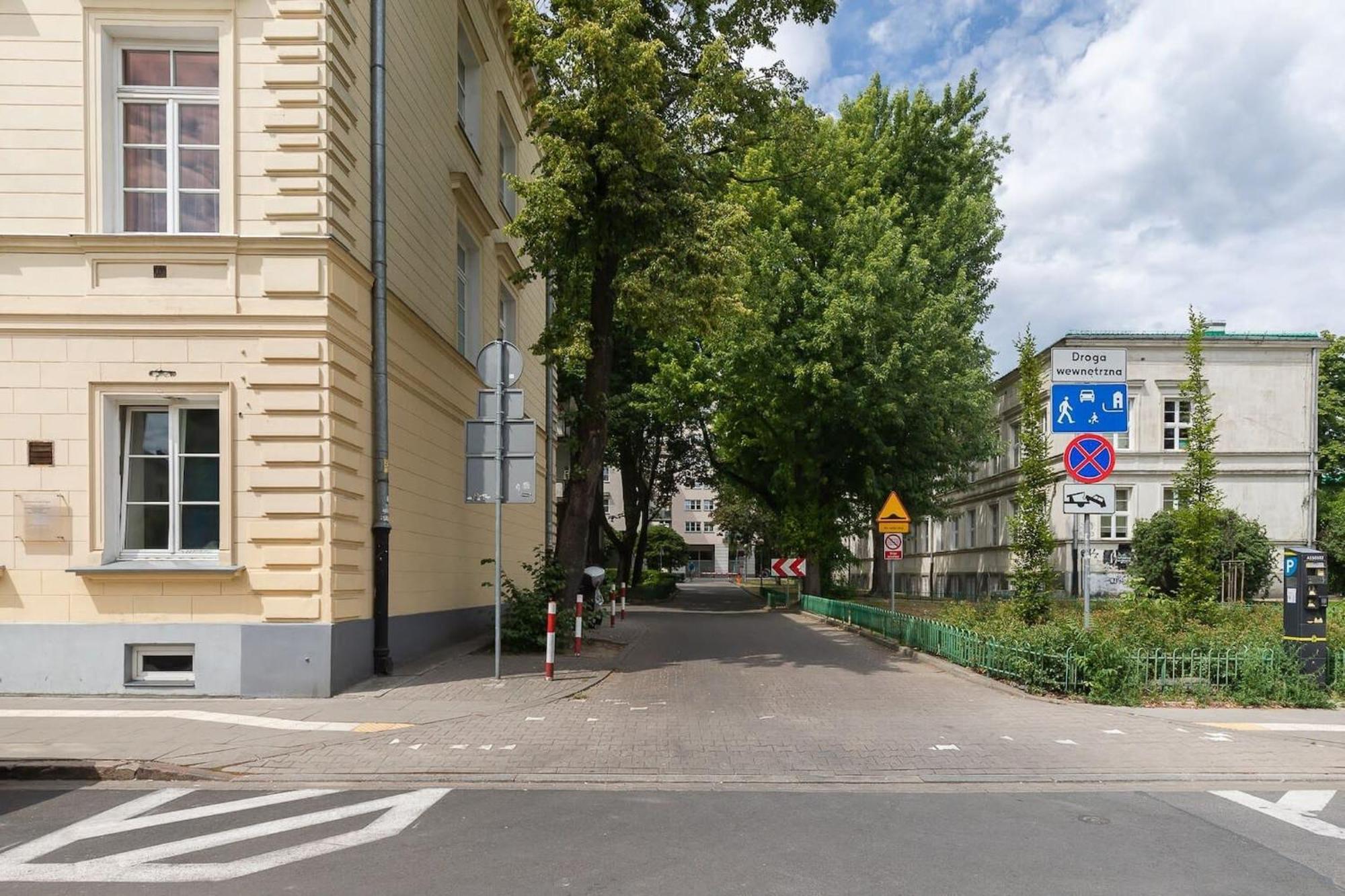 Elektoralna 12A - Colorful Apartment With Balcony By Noclegi Renters Varşovia Exterior foto